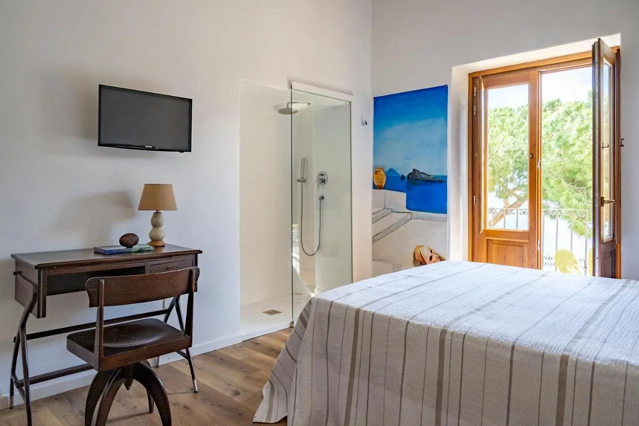 Iancura - B&B di design a Salina Santa Marina Salina 0*,