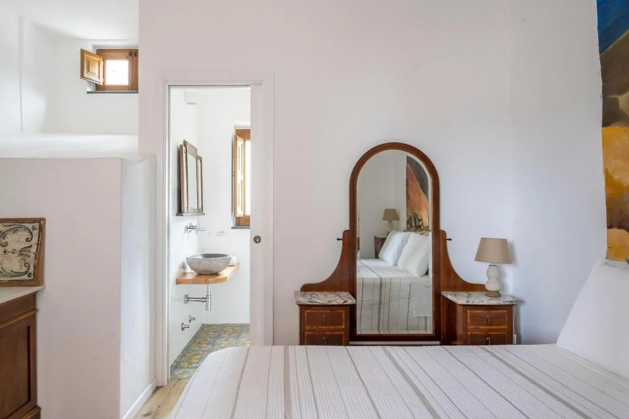 Iancura - B&B Di Design A Salina Santa Marina Salina 0*,  İtalya